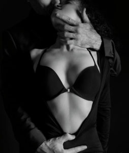 Ma main tient votre gorge