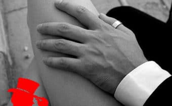 Un escort boy pose sa main sur votre femme