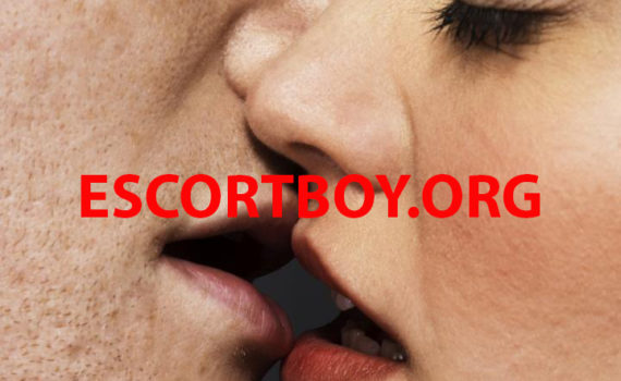 Embrasser son escort boy paris