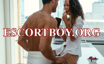 Jean descend encore, attrape sa culotte avec ses dents